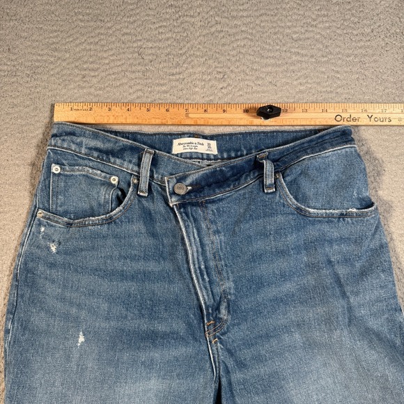 Abercrombie & Fitch Women's 90’s Straight Ultra High Rise Jeans - 10R/30 - Picture 5 of 8
